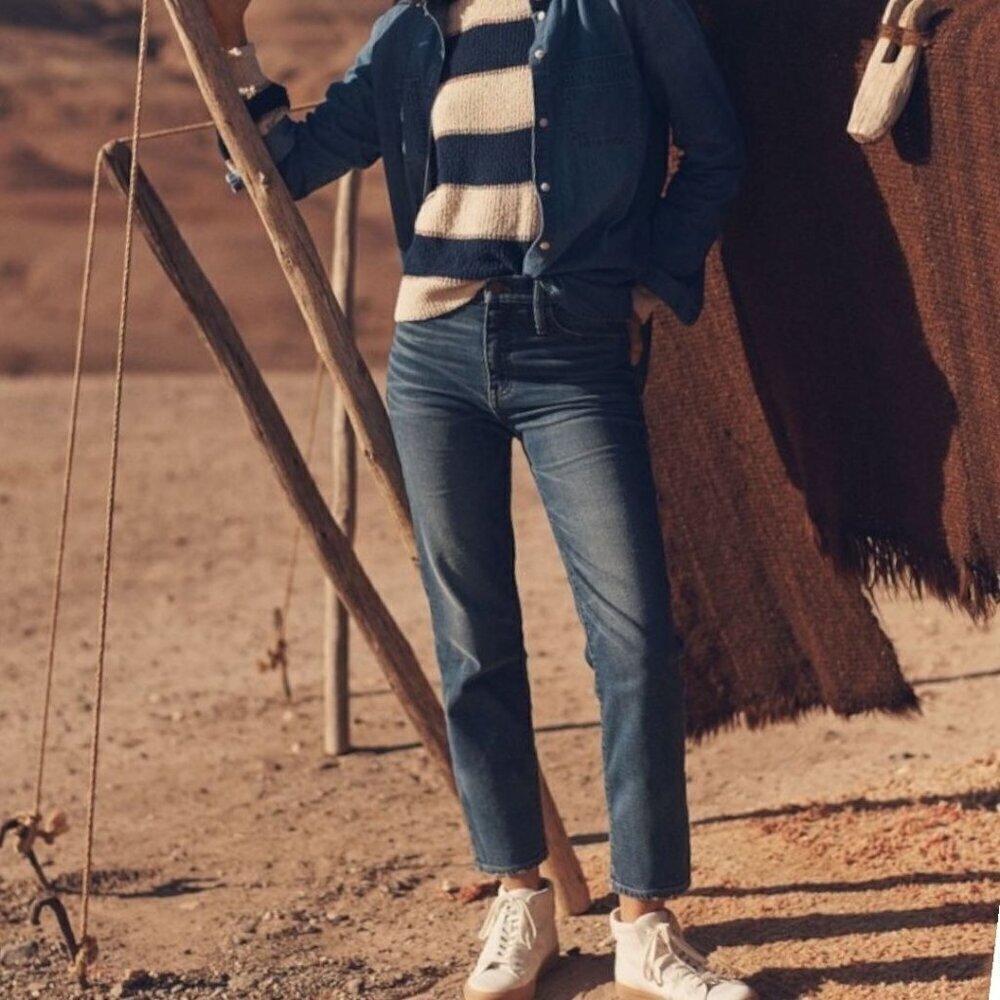 Madewell Mid-Rise‎ Classic Straight Jeans in Carsondale Wash 25 Tall